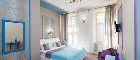 三人房 | 獨特設計、獨特裝修、書桌、熨斗/熨衫板