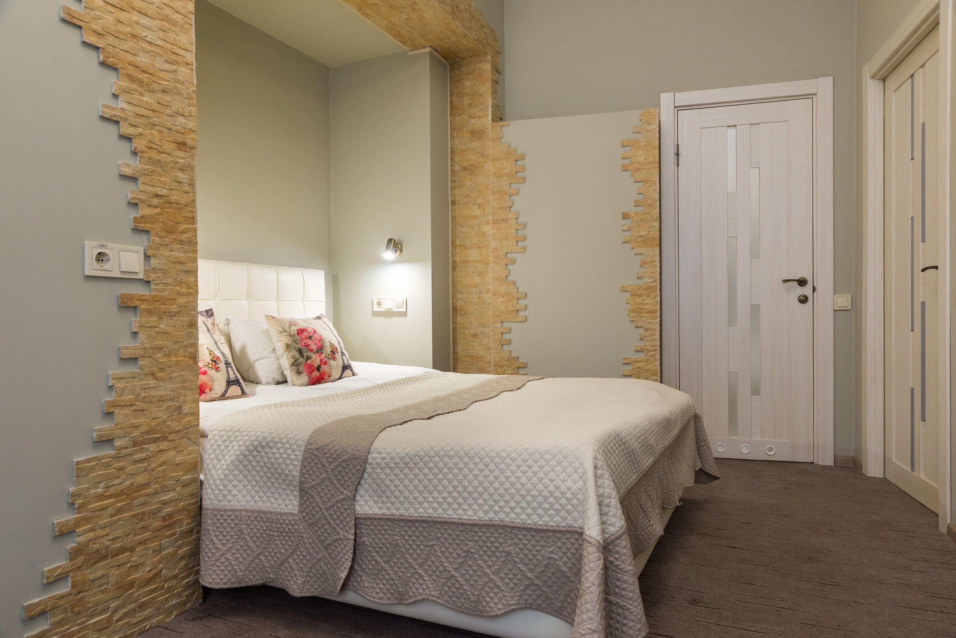 Double Room | Individually decorated, individually furnished, desk, iron/ironing board