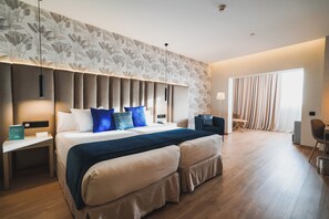Ropa de cama de alta calidad y minibar 
