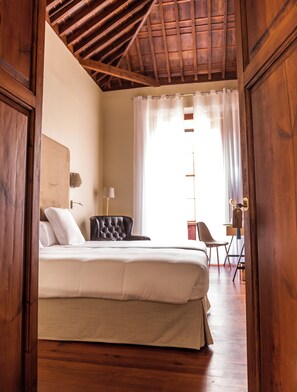 Quarto tradicional | Roupas de cama premium, frigobar, cofres nos quartos, escrivaninha