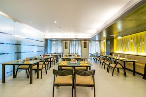 International cuisine - Octave Hotel Double Rd (Bengaluru)