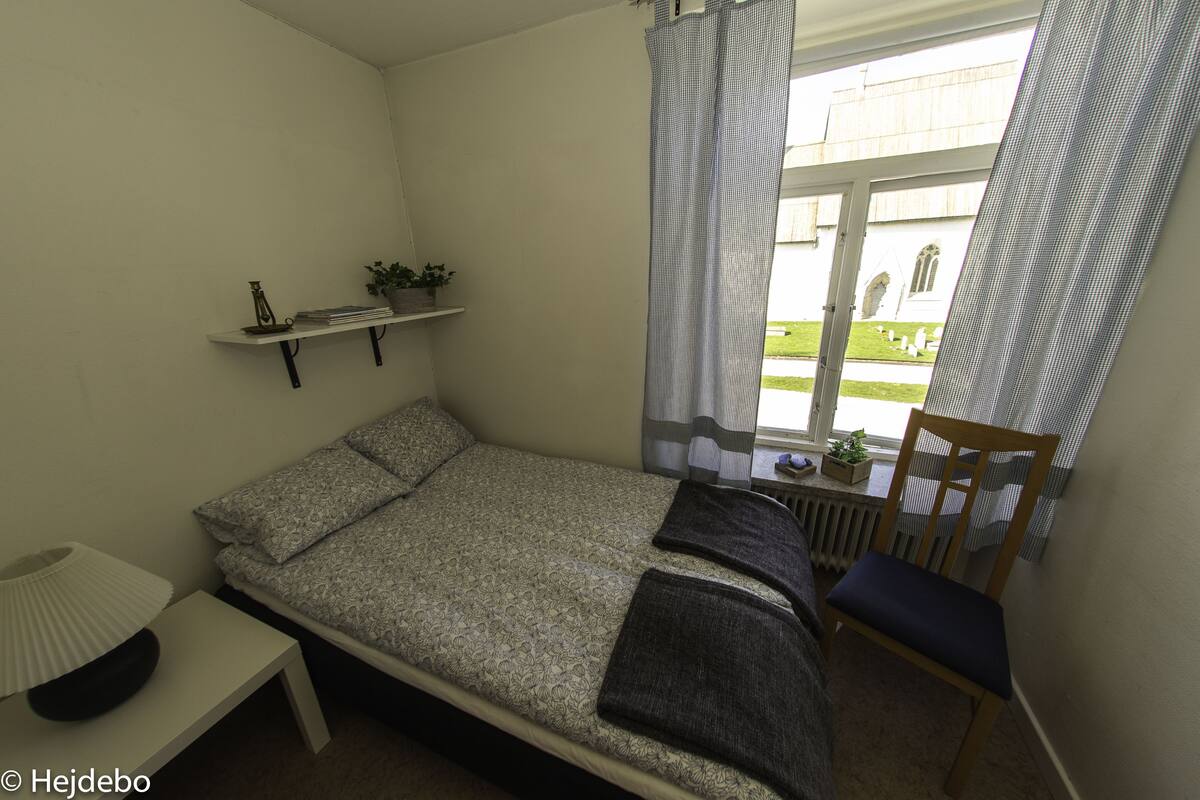 Basic Single Room, Shared Bathroom | Blackout drapes, soundproofing, WiFi (free)