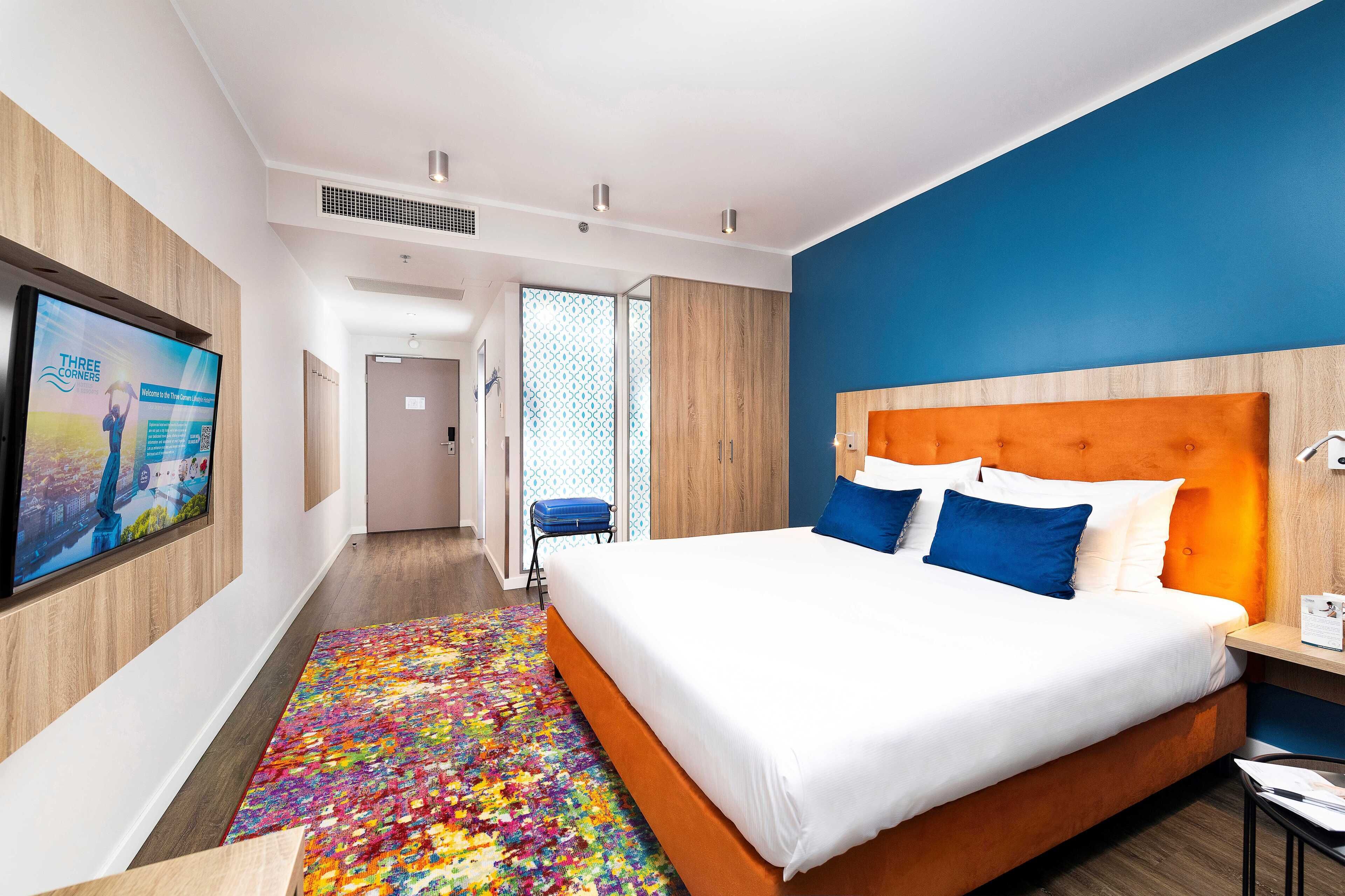 Premium Double Room with Balcony | Hypo-allergenic bedding, minibar, in-room safe, desk