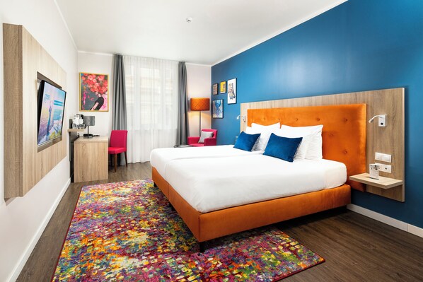 1 bedroom, hypo-allergenic bedding, minibar, in-room safe