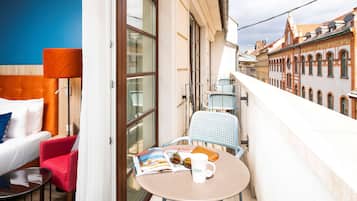 Premium Double Room with Balcony | Hypo-allergenic bedding, minibar, in-room safe, desk