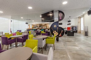 3 bars/lounges - Hostel da Praça (Santa Maria da Feira)