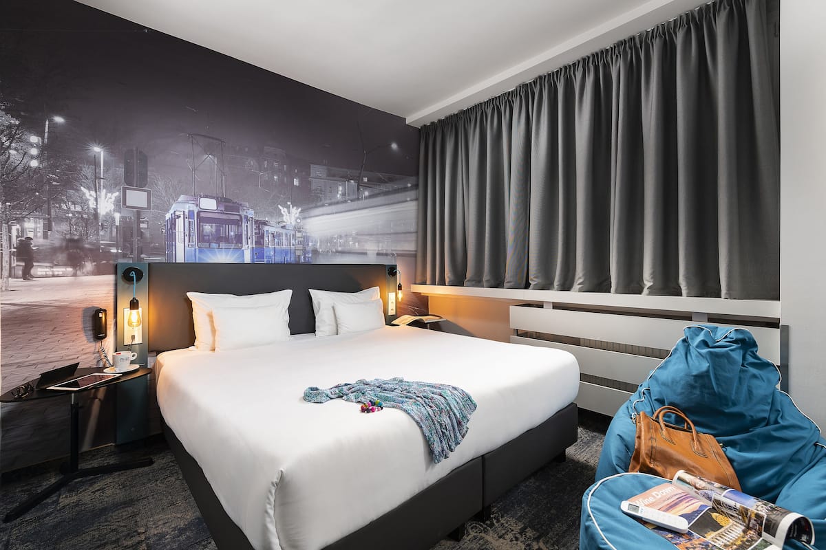 Premium Double or Twin Room | In-room safe, desk, soundproofing, free WiFi