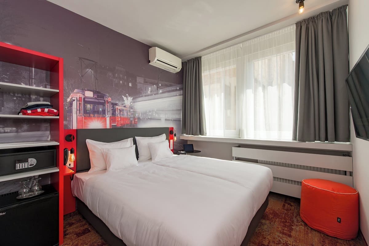 Comfort Double Room | In-room safe, desk, soundproofing, free WiFi