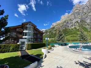Outdoor pool - Hotel Viktoria Leukerbad (Leukerbad)