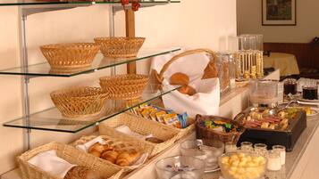 Free daily buffet breakfast