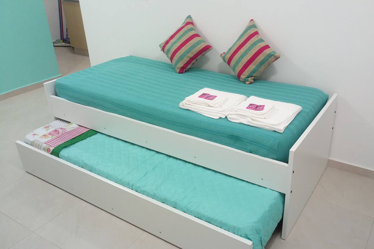 Apartment | Seterika/papan seterika, katil bayi/kot (percuma)