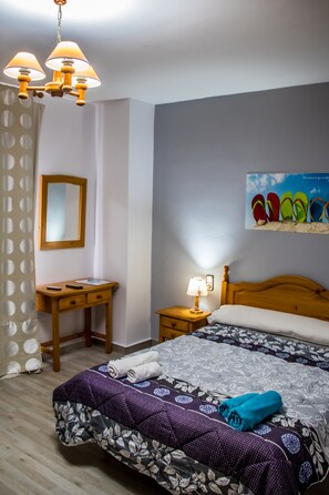 Tweepersoonskamer, uitzicht op zee | Kamervoorziening