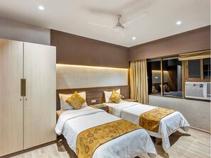 Studio Suite | Bộ đồ giường cao cấp, minibar, bàn
