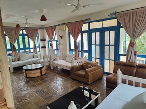 Villa familiar, 3 habitaciones | Servicio a la habitación