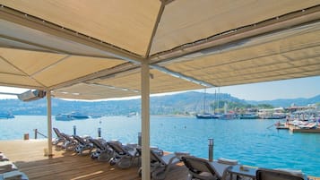Sun deck