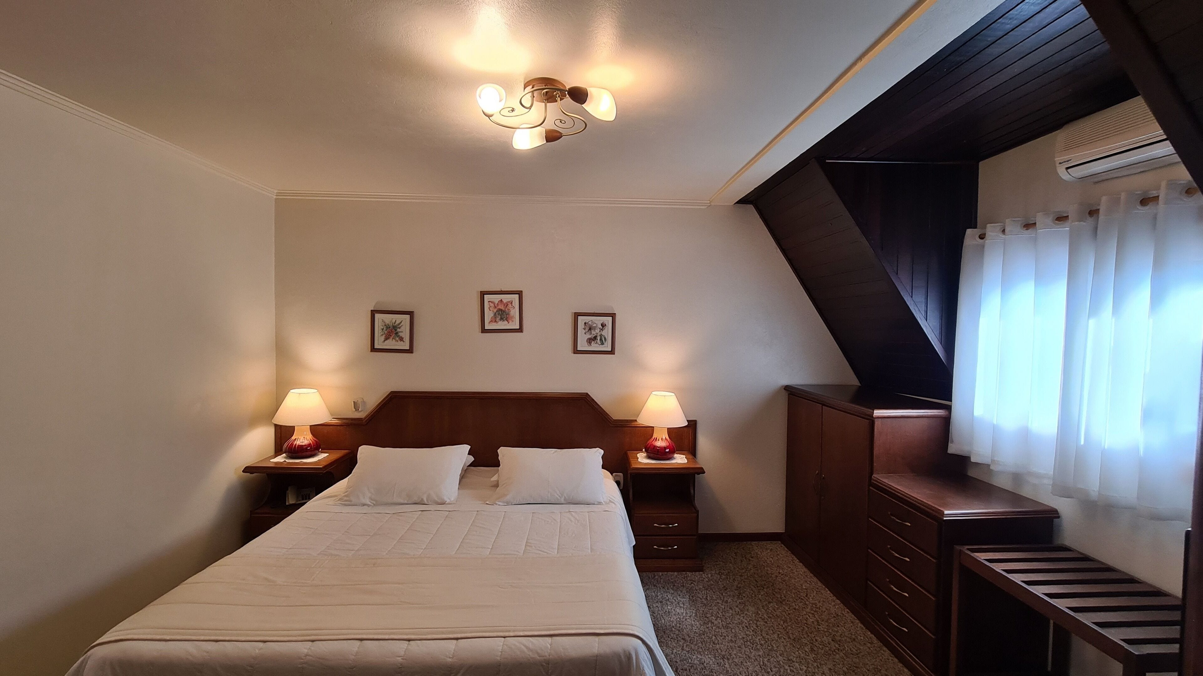 deluxe double room | minibar, soundproofing, free wifi, bed sheets