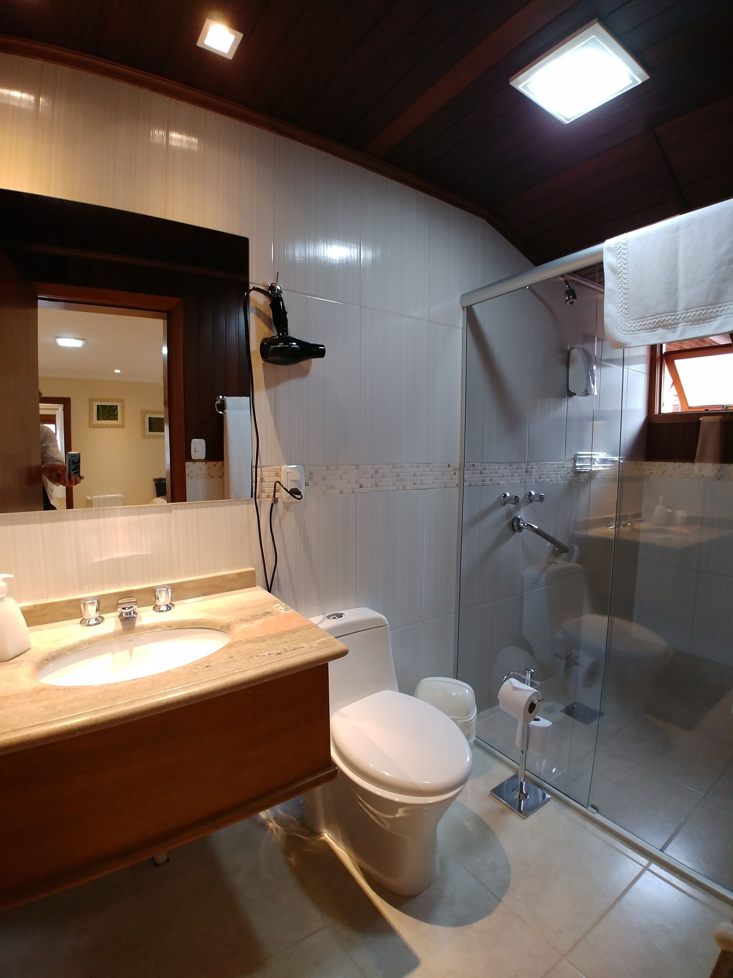 family room | bathroom | shower, free toiletries, hair dryer, bidet