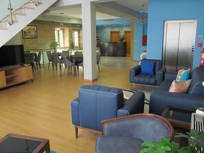 Sala de estar en el lobby