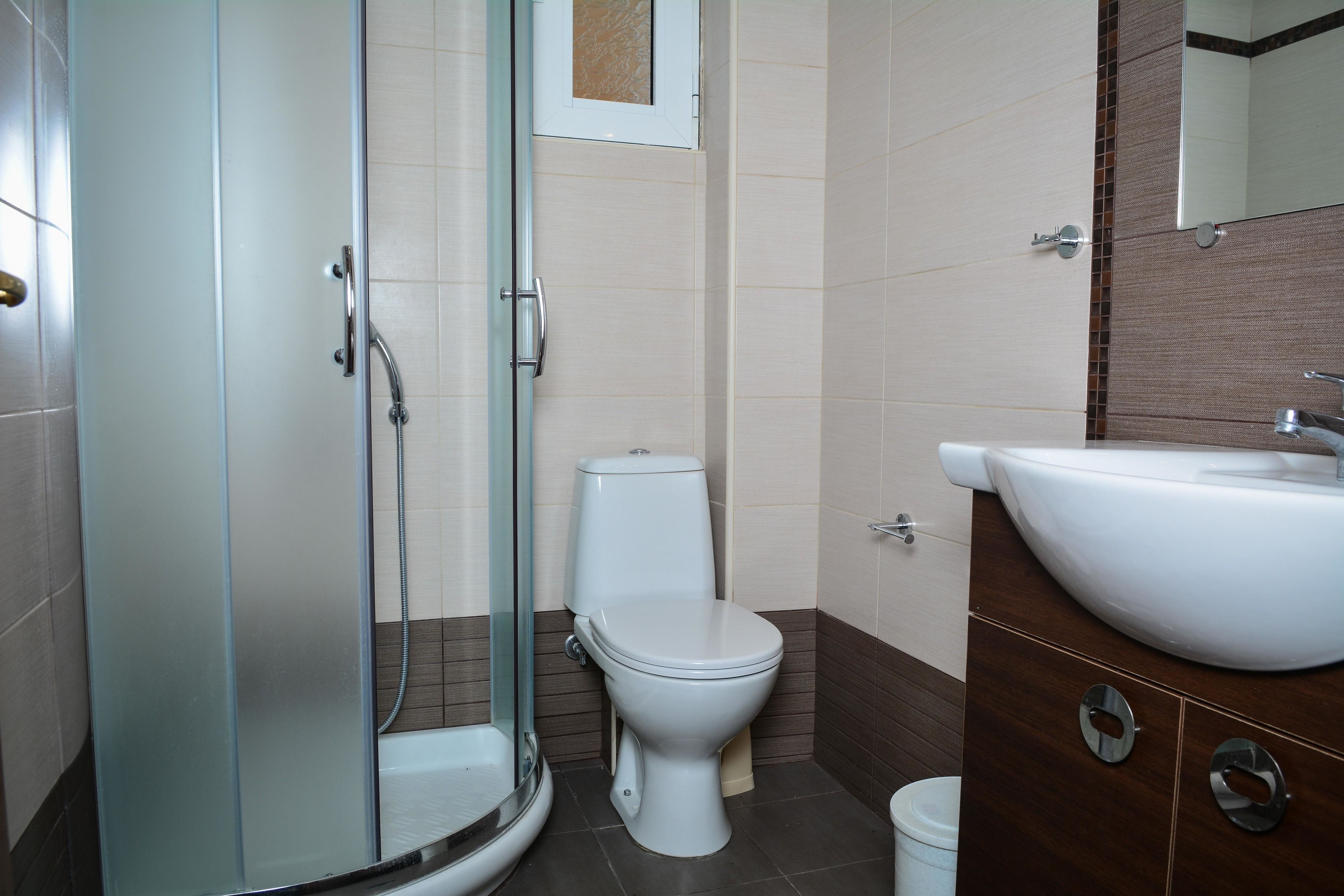 淋浴設備、吹風機、毛巾