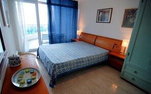 Design Apartment, 1 Bedroom, Sea View, Beachfront