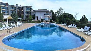 Seasonal outdoor pool