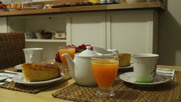 Free daily continental breakfast