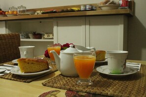 Free daily continental breakfast
