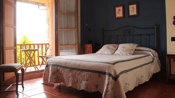 Cots/infant beds, free WiFi, bed sheets