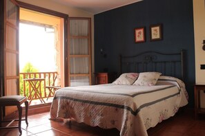 Cots/infant beds, free WiFi, bed sheets