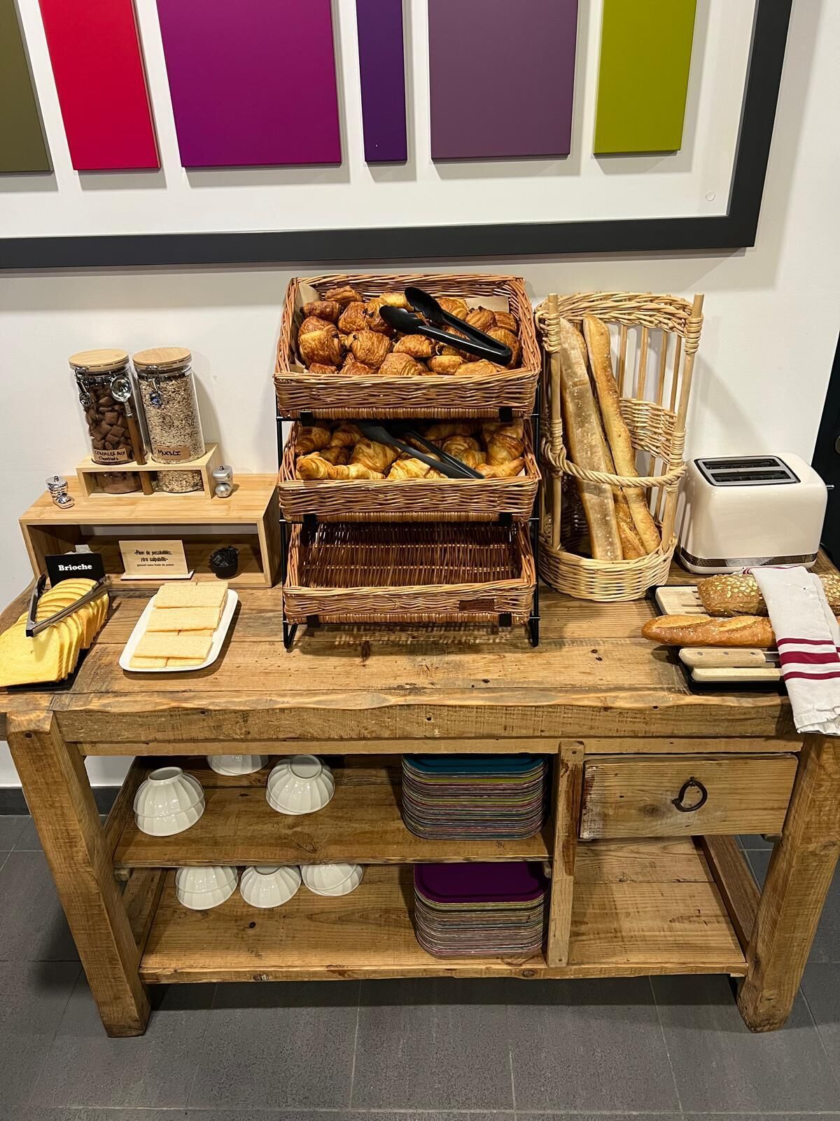 daily buffet breakfast for a fee