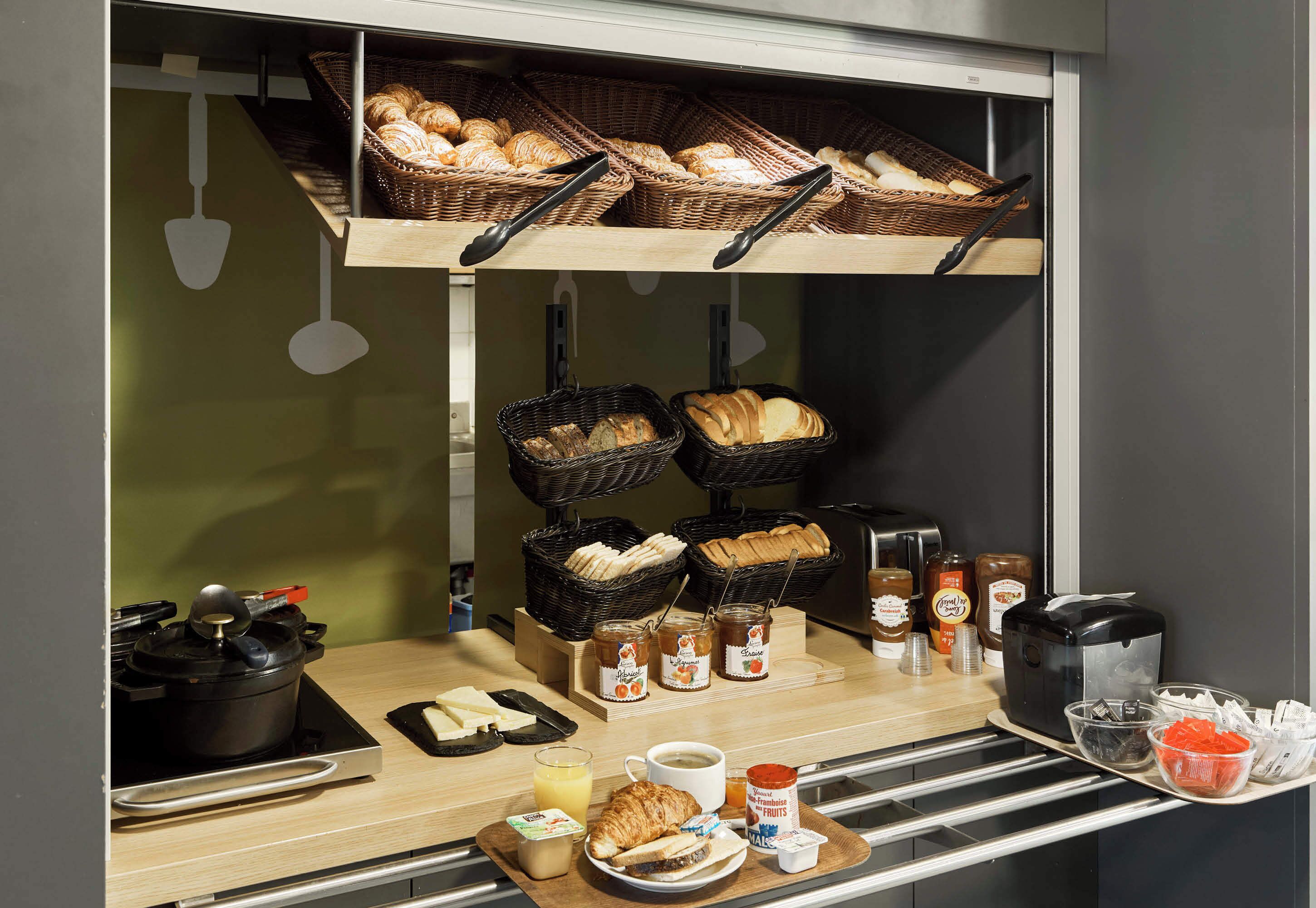 Daily buffet breakfast for a fee