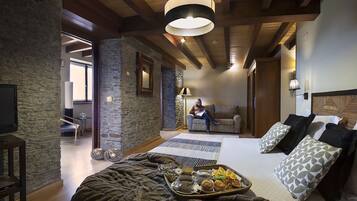 Habitación doble Deluxe, hidromasaje, vista al mar | Ropa de cama de alta calidad y minibar