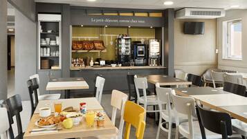 Colazione a buffet a pagamento, servita tutte le mattine