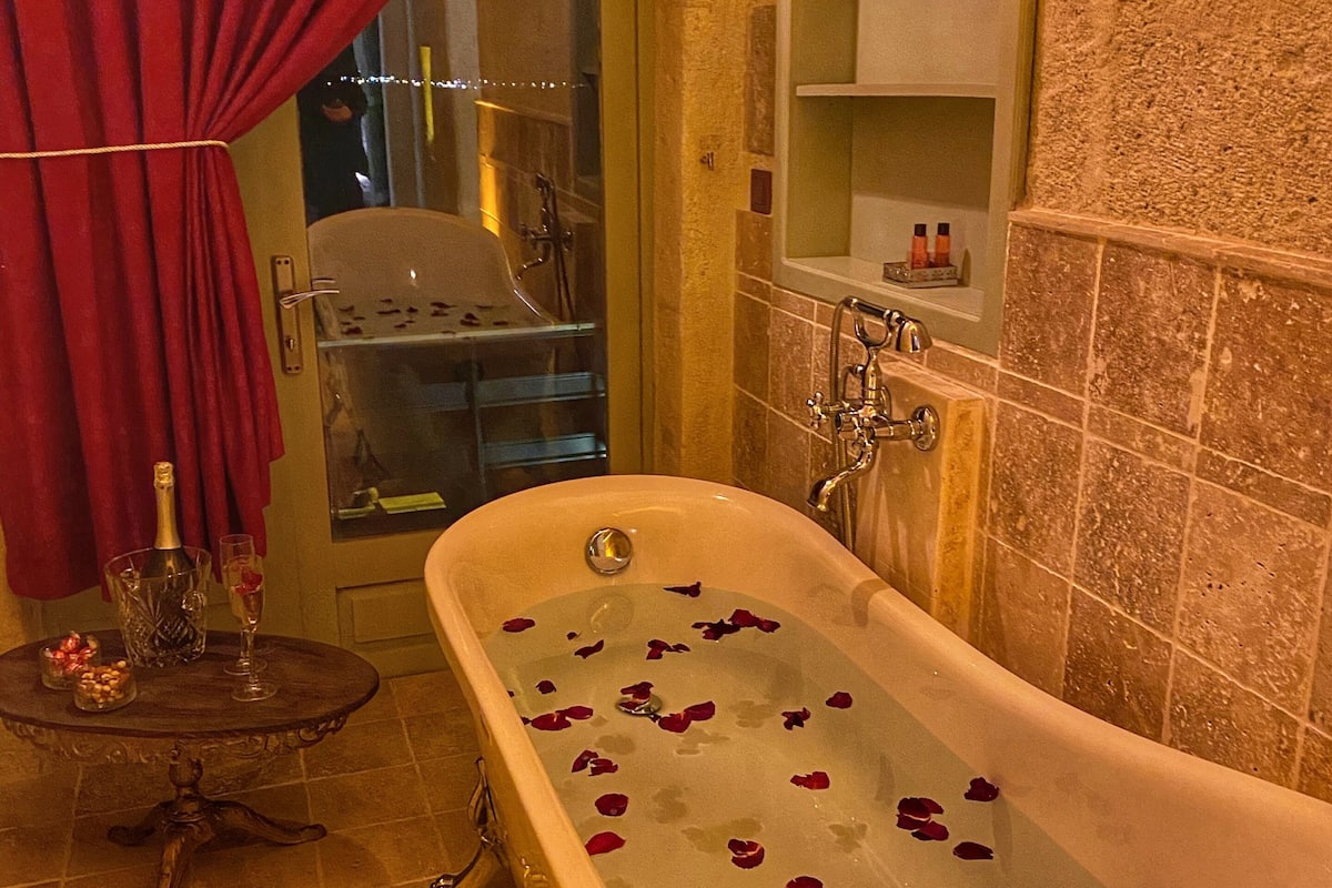 pasha stone suite | deep-soaking bathtub