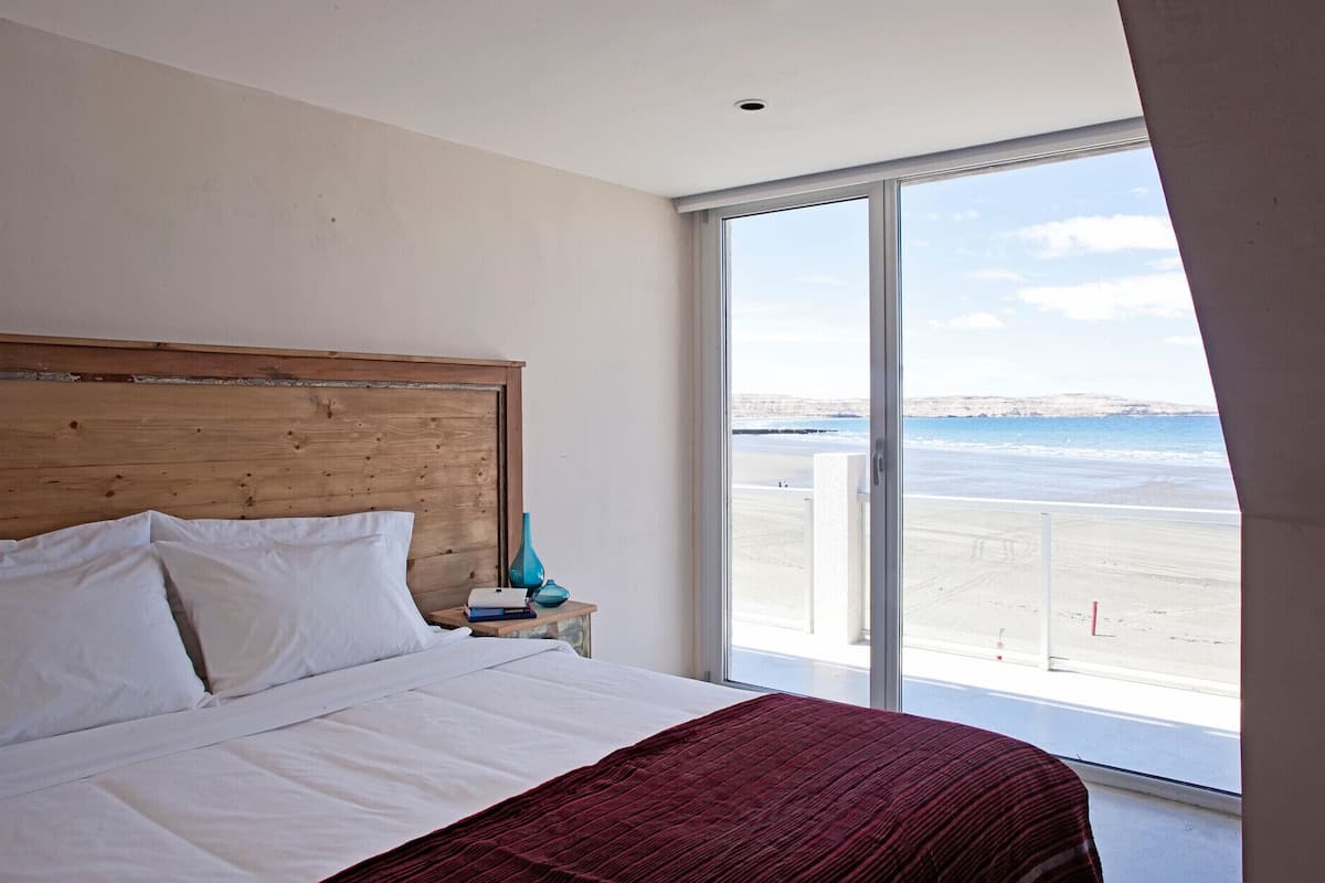 Premium bedding, minibar, in-room safe, laptop workspace