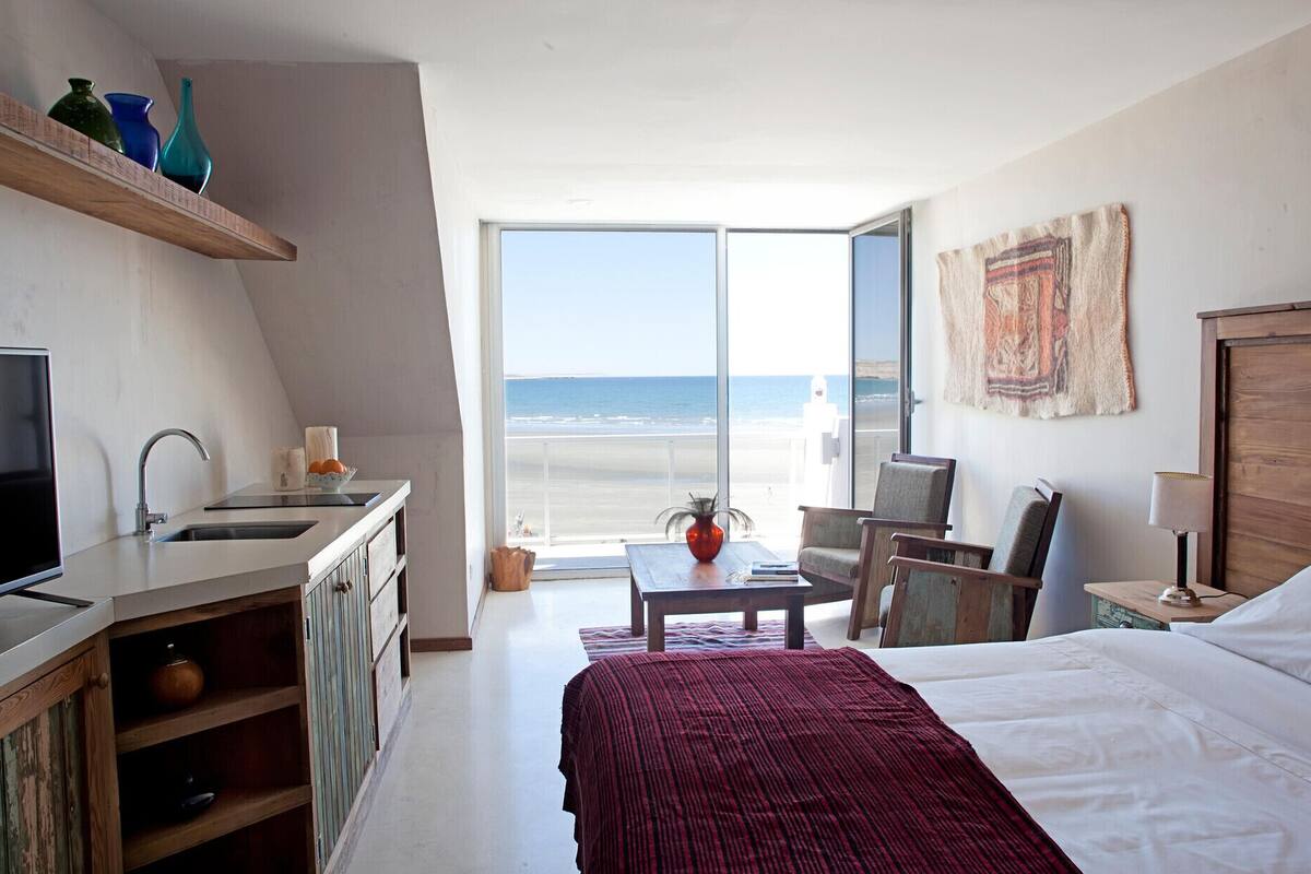 Premium bedding, minibar, in-room safe, laptop workspace