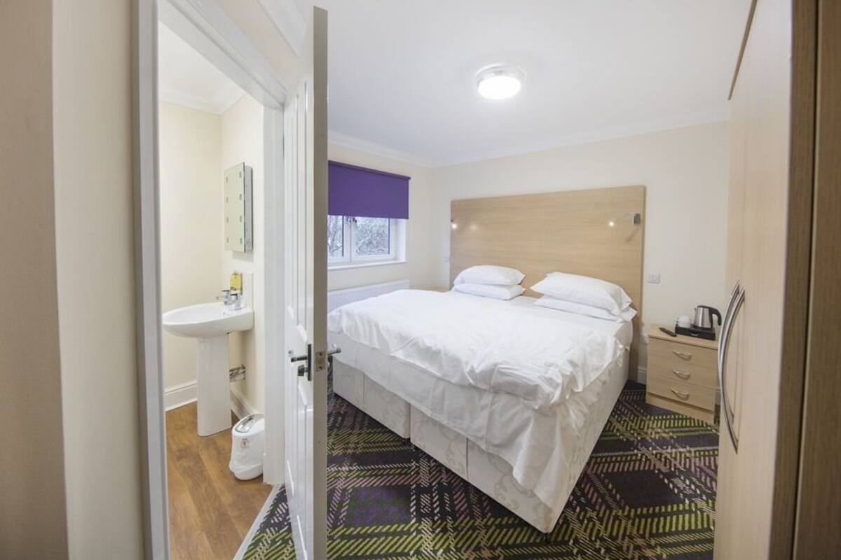 Double or Twin Room, Ensuite (1)