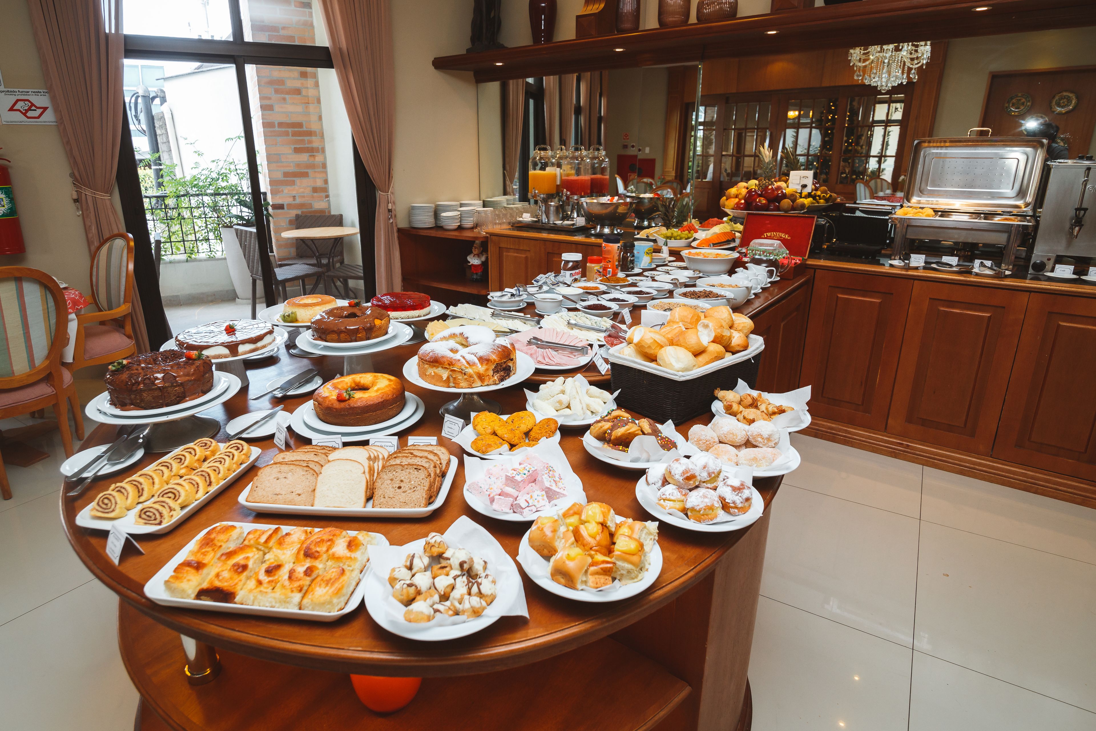 Bao gồm bữa sáng buffet hàng ngày 