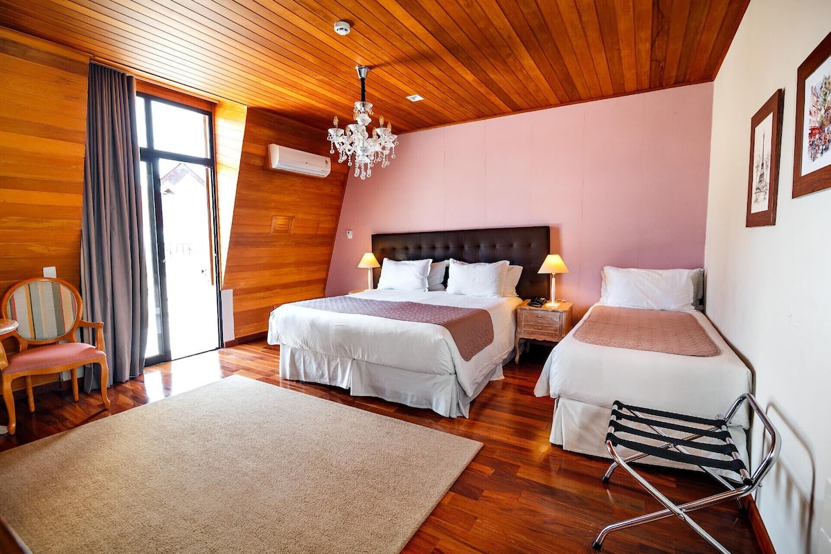 Minibar, caja fuerte, cortinas opacas y sistema de insonorización