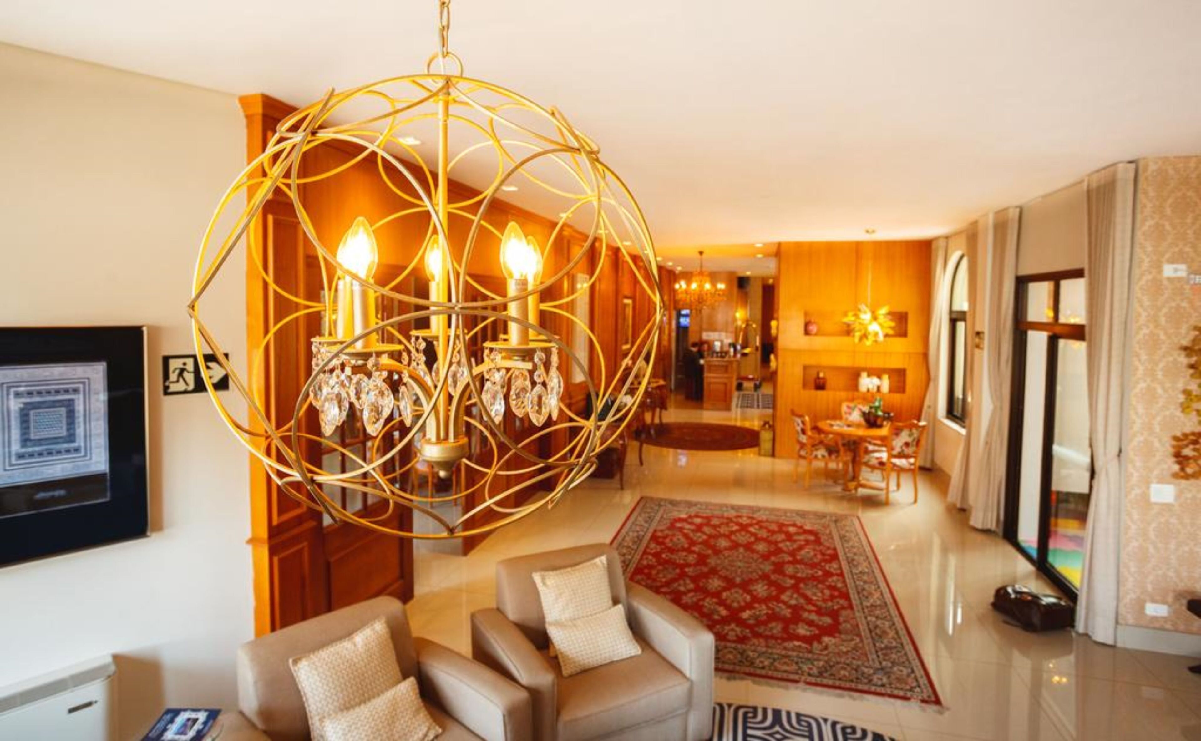 Lobby-lounge