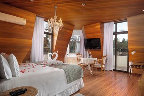 Chambre Prestige double | Minibar, coffre-fort, rideaux d’obscurcissement