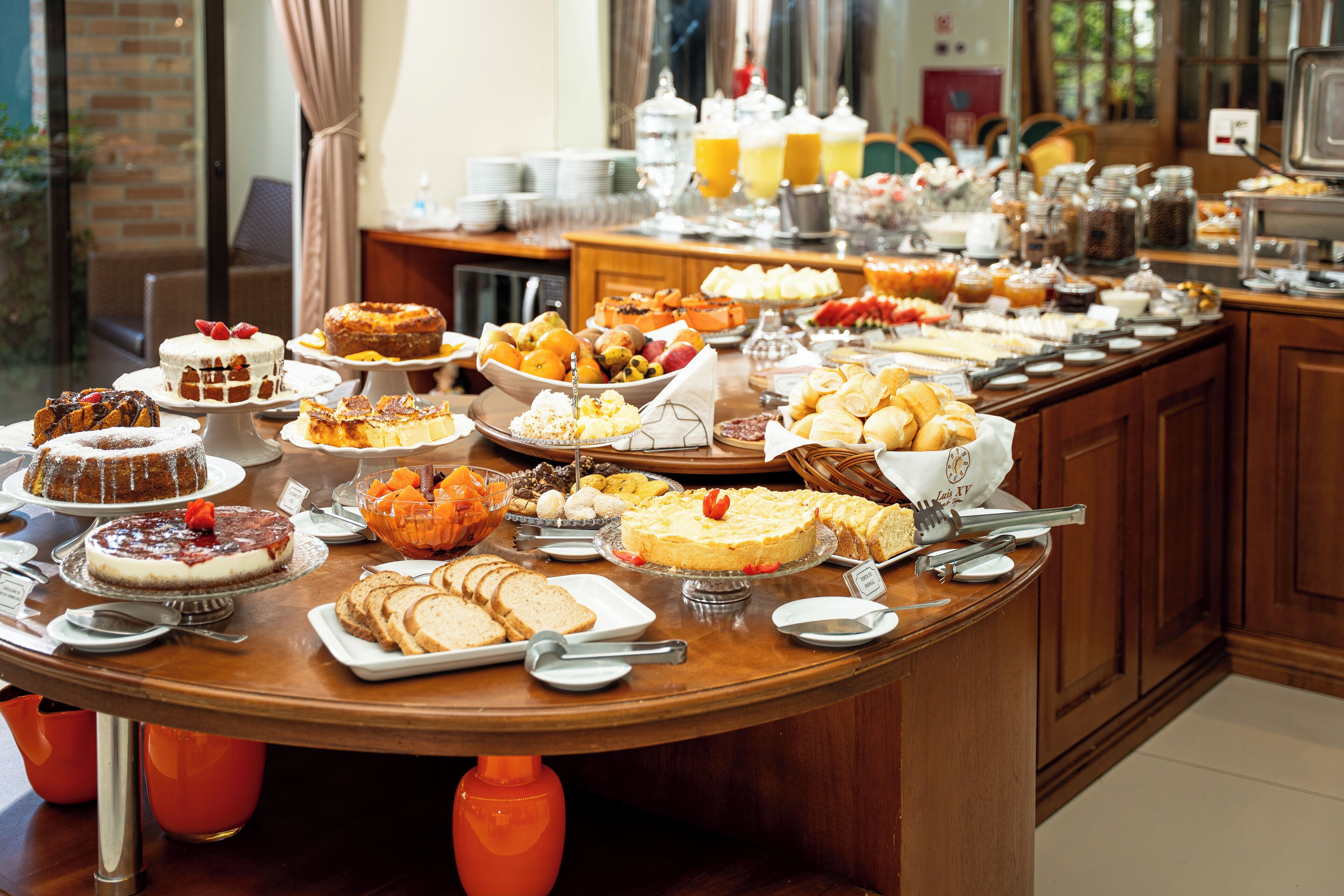 Free daily buffet breakfast