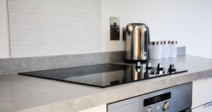 公寓, 2 間臥室 | 私人廚房 | 大型雪櫃/冰箱、微波爐、焗爐、爐具