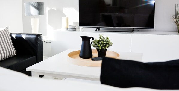Apartment, 2 Bedrooms | Living area | LED TV - Rethink Living - Blakes Quay (Reading)