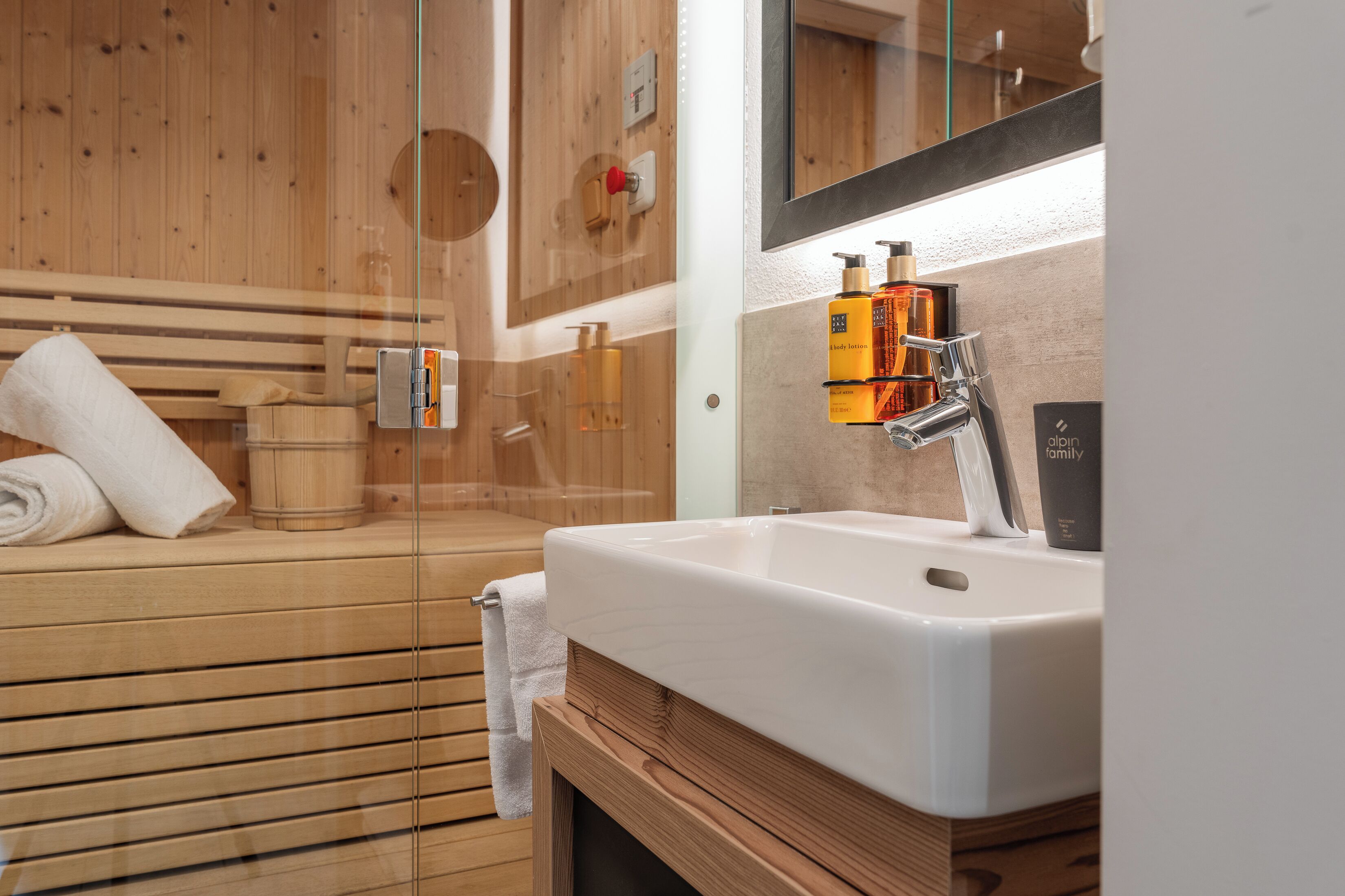 panorama suite with private sauna | bathroom | shower, free toiletries, hair dryer, bathrobes