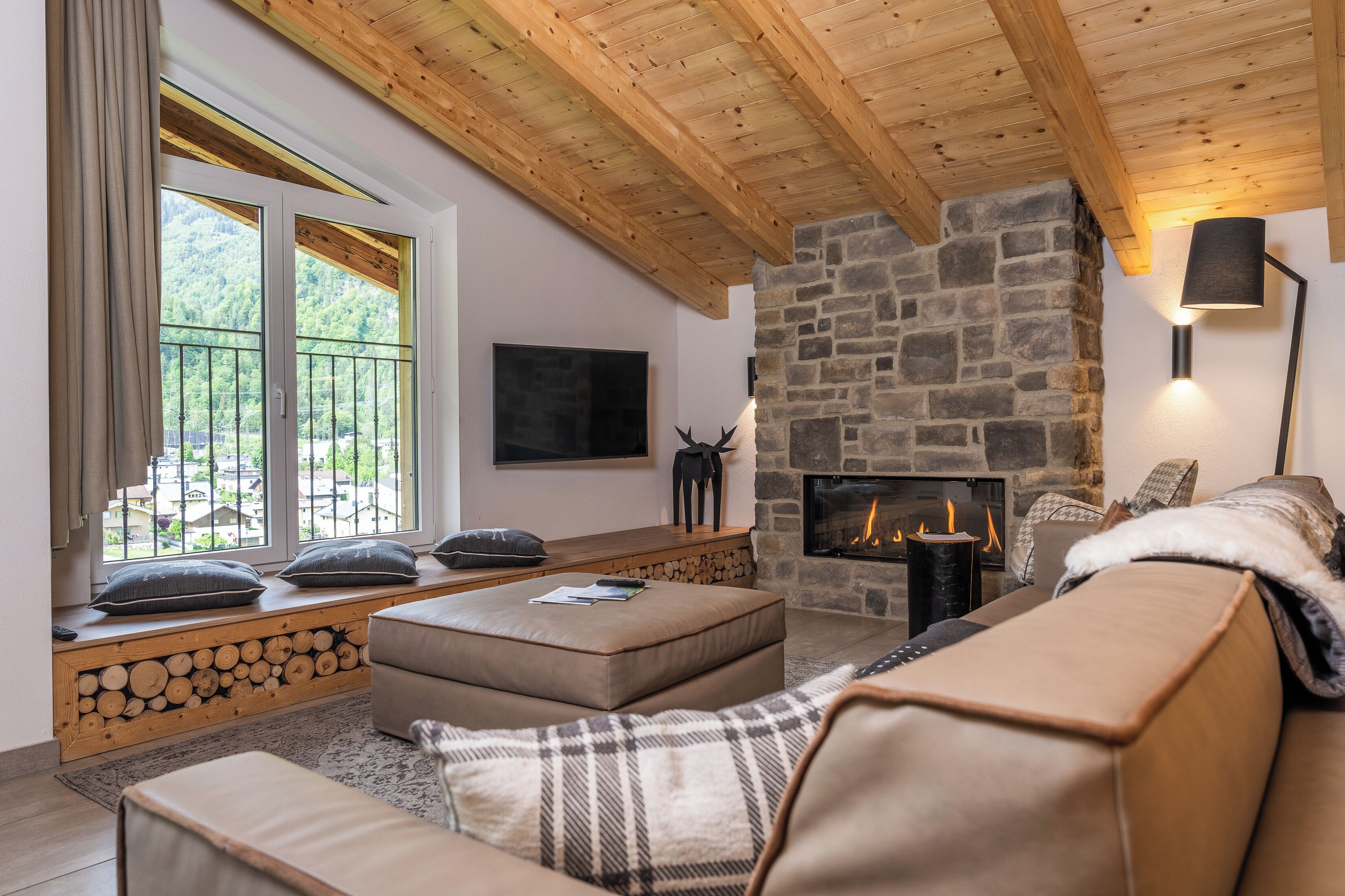 3-bedroom penthouse with private sauna | Premium bedding, in-room safe, soundproofing, cribs/infant beds