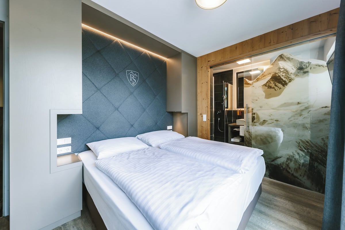 Double Room | 1 bedroom, premium bedding, in-room safe, soundproofing