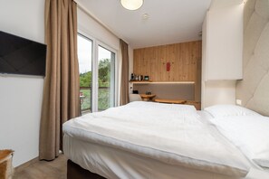 Classic Double Room | Premium bedding, in-room safe, soundproofing, cots/infant beds - AvenidA Panorama Suites Kaprun (Kaprun)