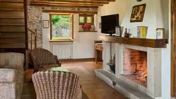 Una televisión de pantalla plana