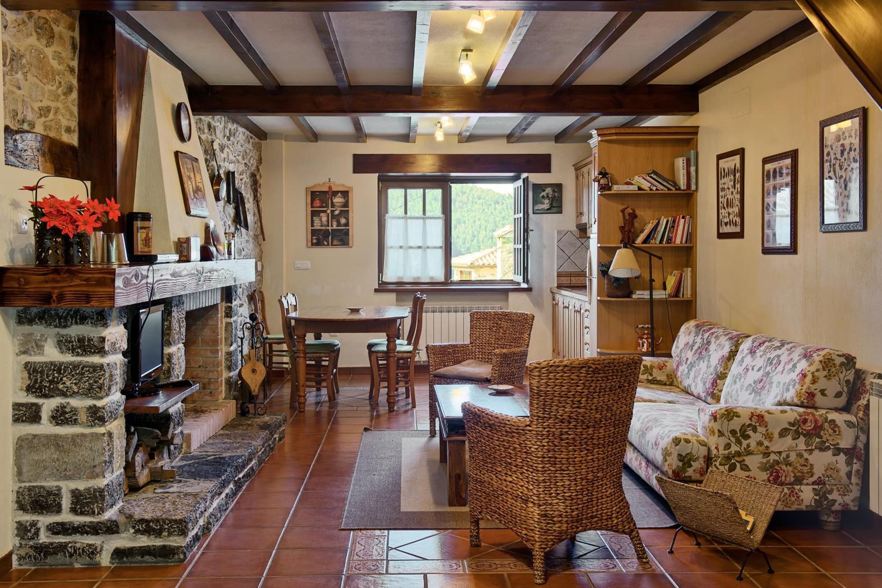 Una televisión de pantalla plana